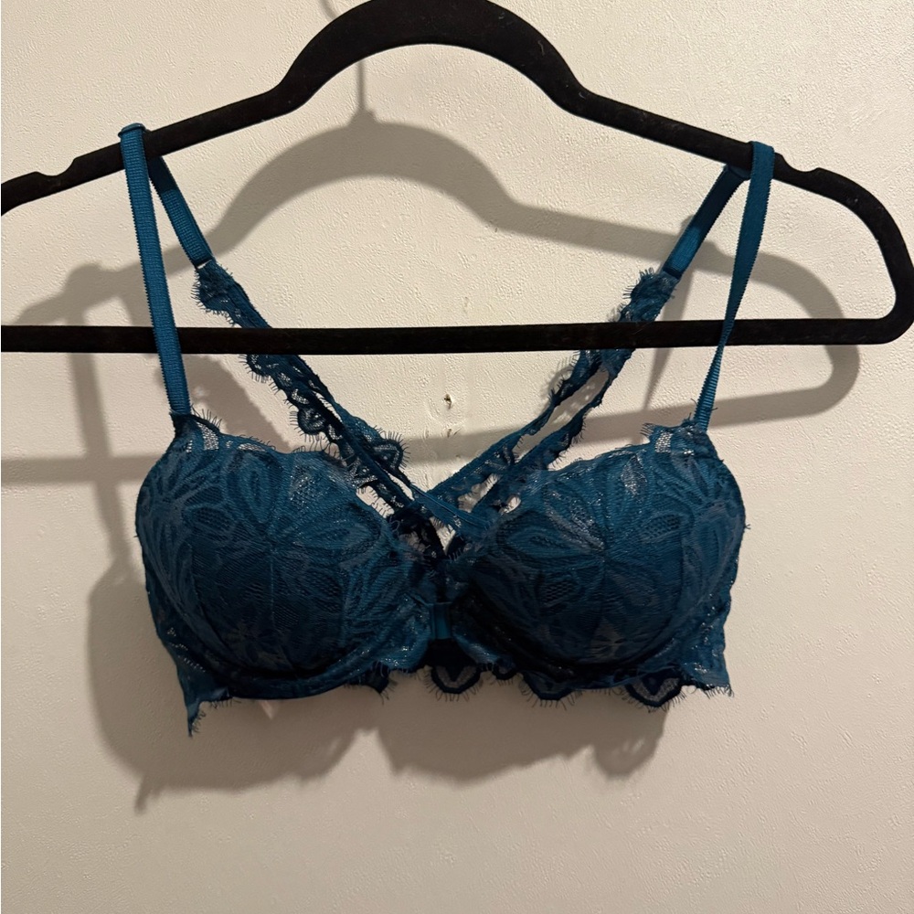 ❤️PINK Victoria's Secret Lace Bra in Deep Blue